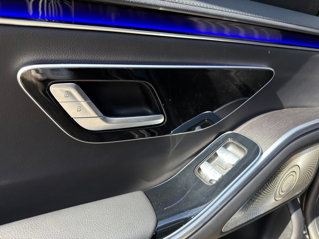 Used 2022 Mercedes-Benz S 500 4MATIC w/ AMG Line Package image 35