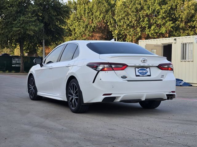Used 2021 Toyota Camry SE w/ Cold Weather Package AWD/4WD image 6
