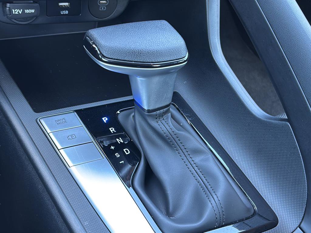 Certified 2025 Hyundai Elantra SE image 34