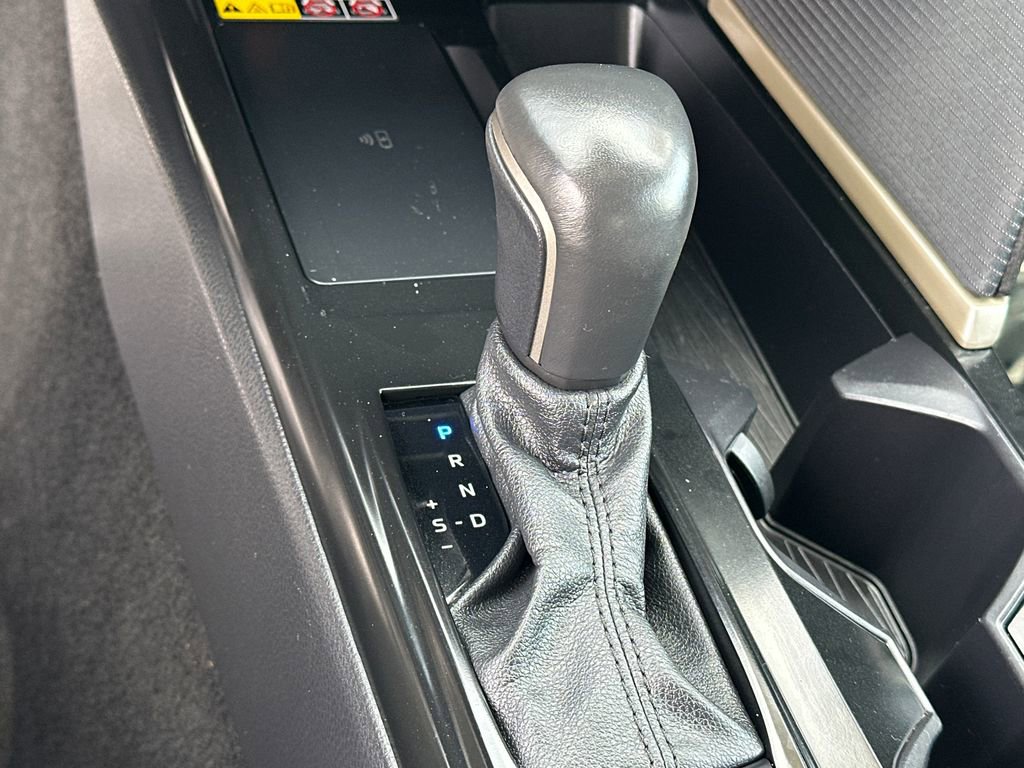 Used 2025 Toyota Camry SE image 29