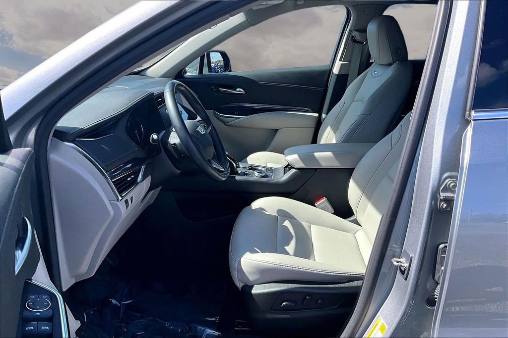 Certified 2023 Cadillac XT4 Luxury w/ Driver Awareness Package image 21
