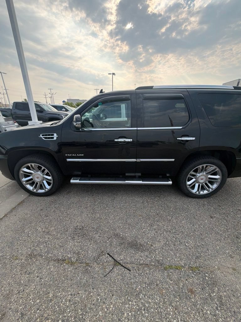 Used 2013 Cadillac Escalade Platinum AWD/4WD image 5