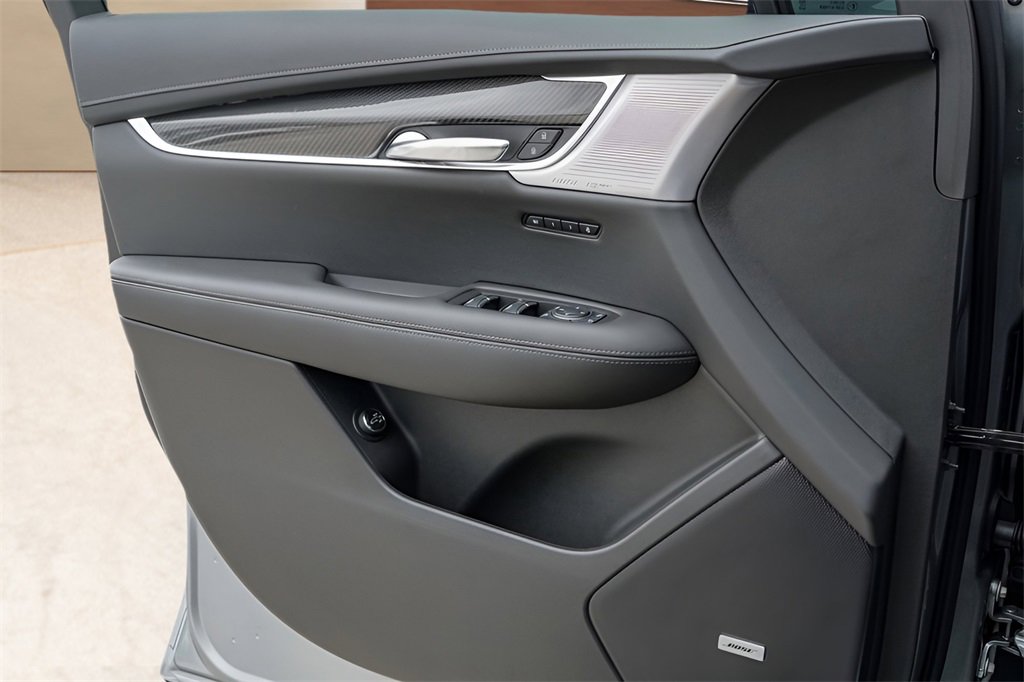 New 2025 Cadillac XT6 Sport w/ Technology Package image 16