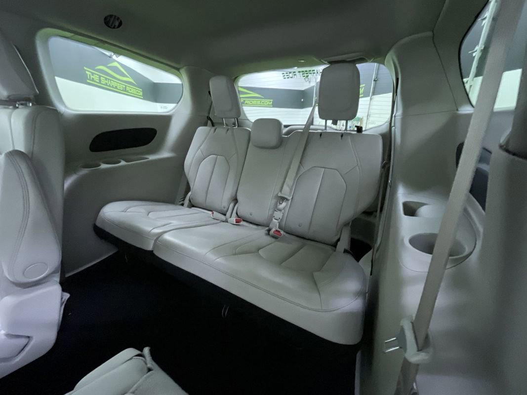 Used 2021 Chrysler Voyager Lxi image 26