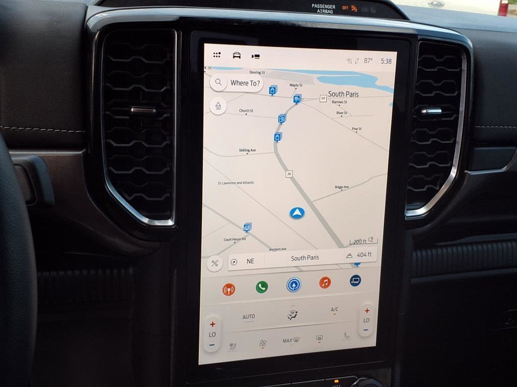 Used 2024 Ford Ranger Lariat w/ Trailer Tow Package image 19