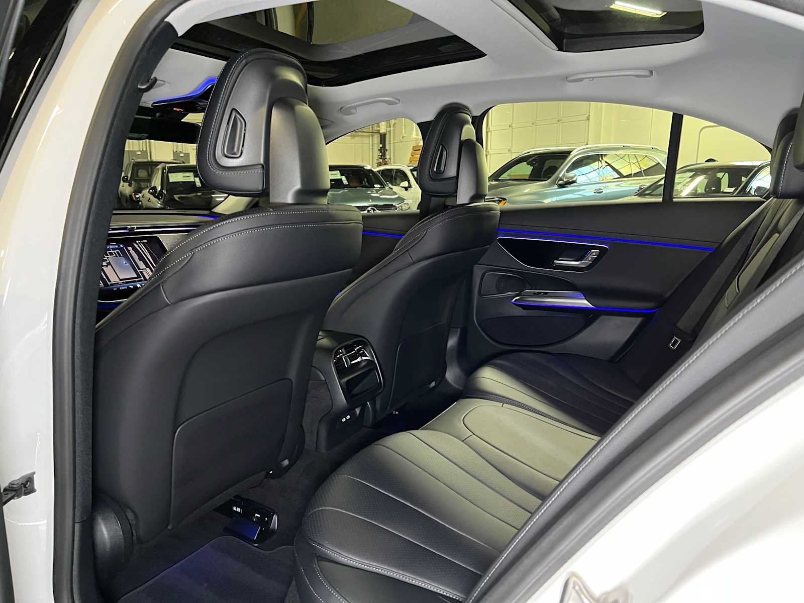 Used 2026 Mercedes-Benz E 350 4MATIC Sedan image 19