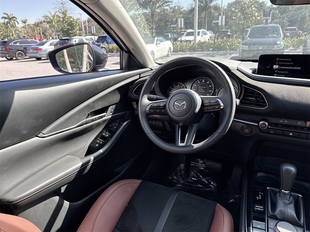 New 2024 MAZDA CX-30 Carbon image 22