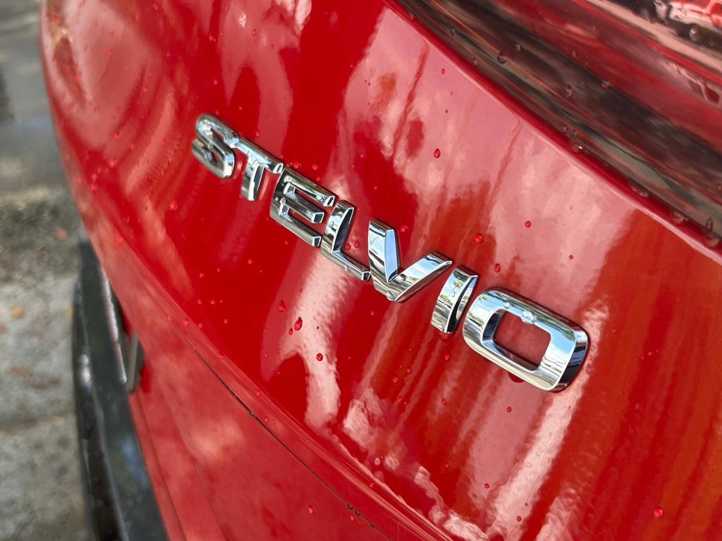 Used 2022 Alfa Romeo Stelvio Ti AWD/4WD image 35