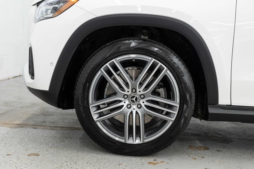 Used 2025 Mercedes-Benz GLS 450 4MATIC image 39