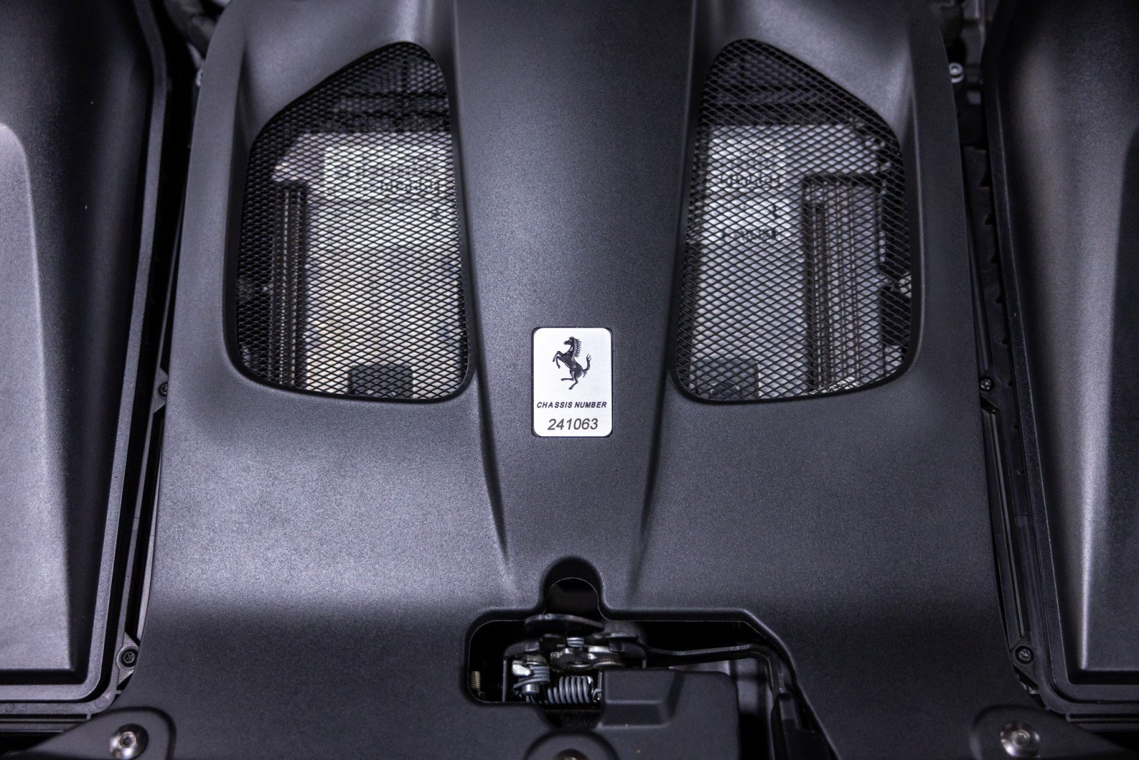 Used 2019 Ferrari 812 Superfast RWD image 58