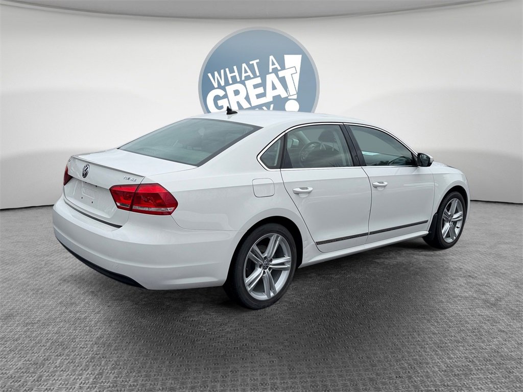 Used 2014 Volkswagen Passat TDI SE image 3