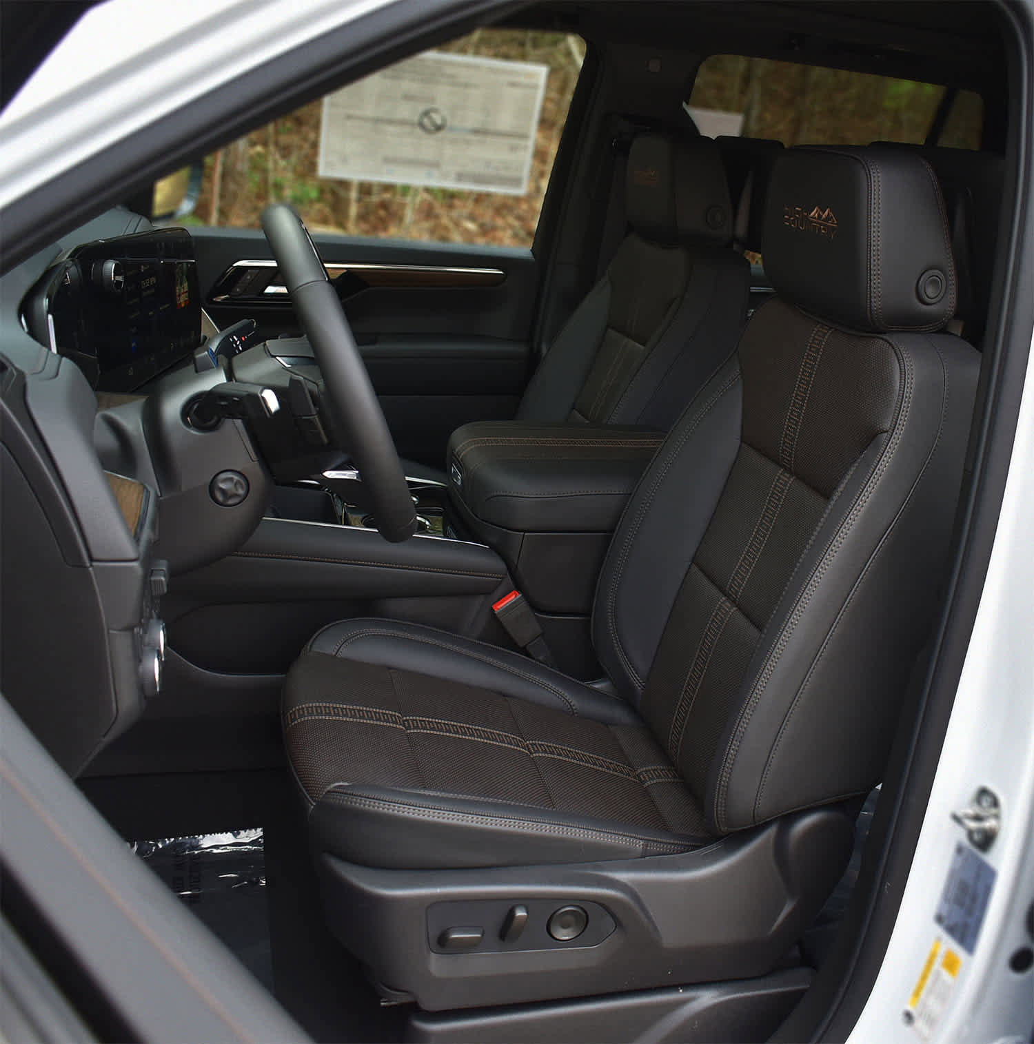 New 2026 Chevrolet Tahoe High Country AWD/4WD image 8