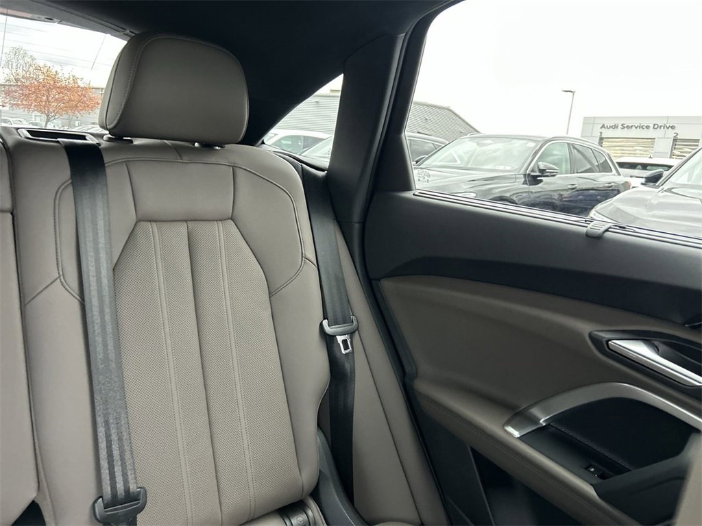 New 2025 Audi Q5 Premium Plus image 14