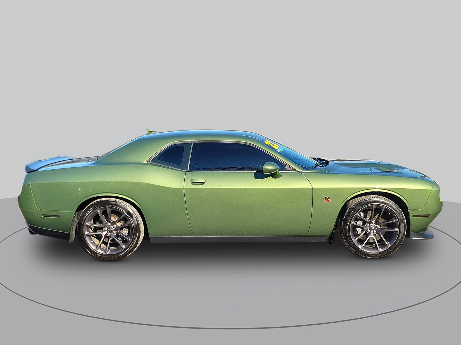 Used 2022 Dodge Challenger R/T Scat Pack RWD image 2