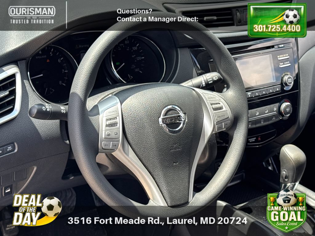 Used 2016 Nissan Rogue S w/ Appearance Package AWD/4WD image 9