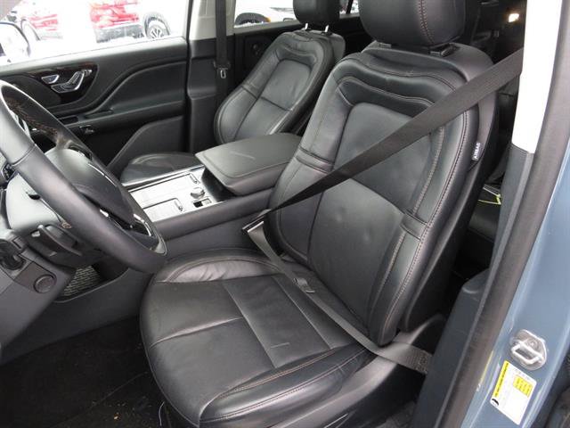 Used 2025 Lincoln Aviator Reserve w/ Illumination Package image 13