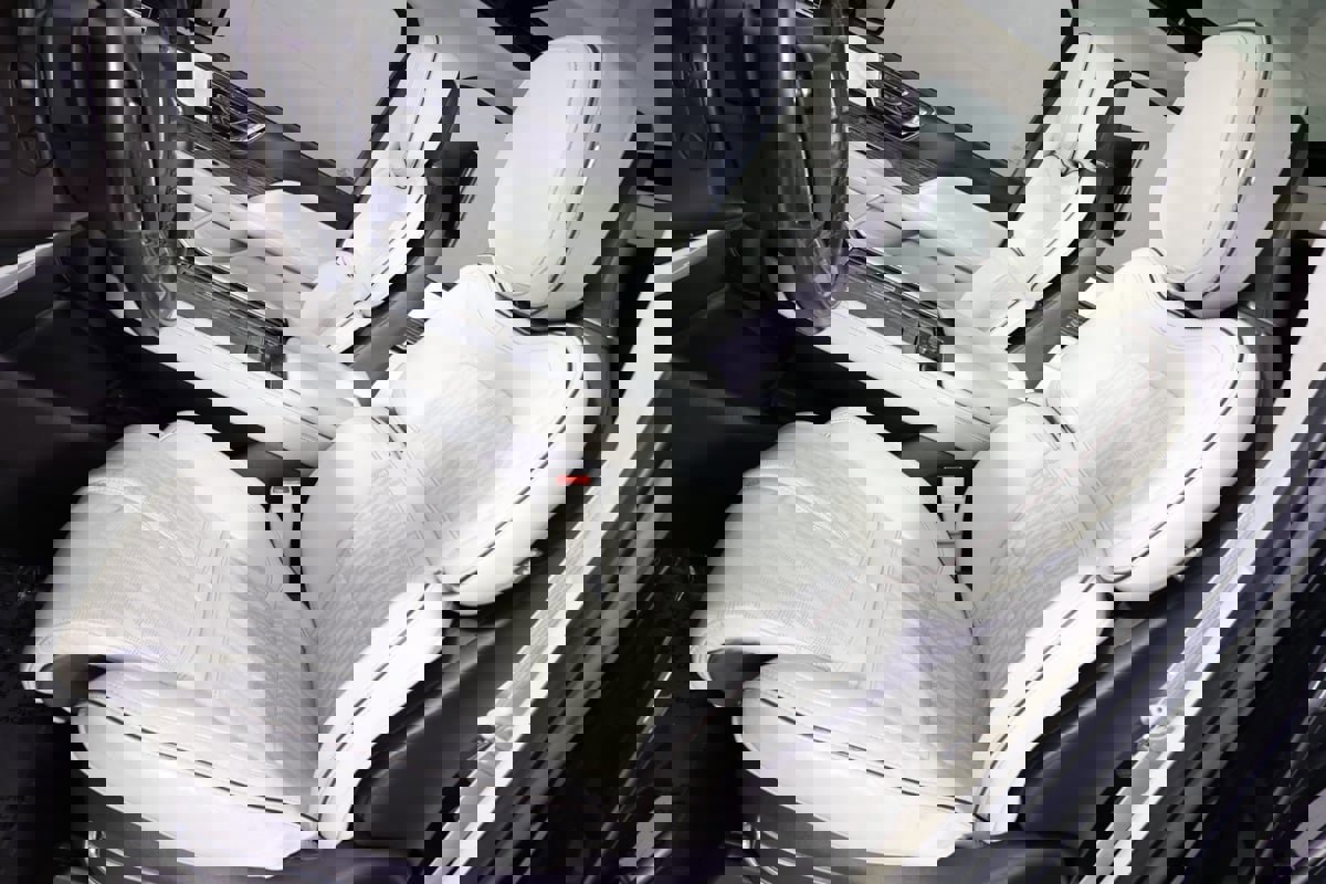 Used 2020 Lincoln Navigator L Black Label w/ Cargo Convenience Package image 10