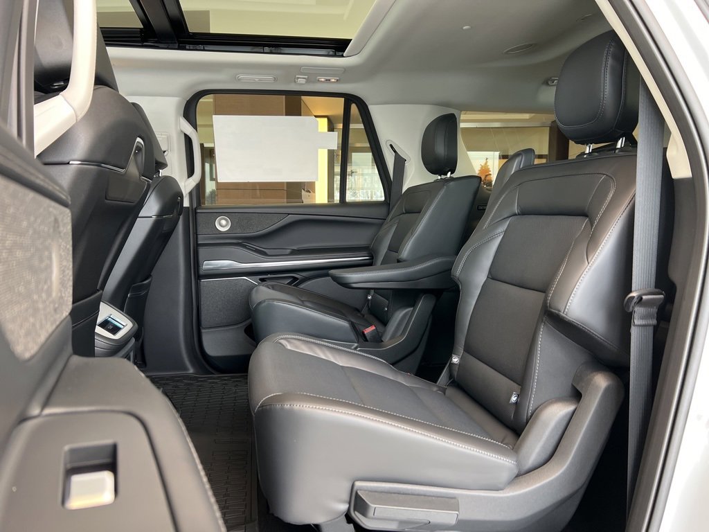 New 2025 Lincoln Navigator L Reserve image 31