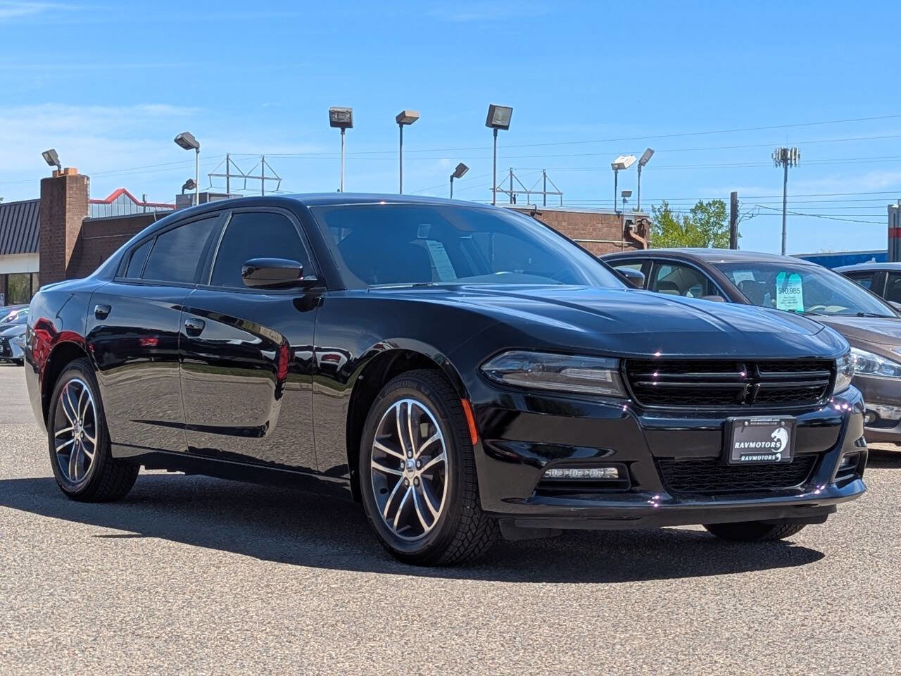 Used 2019 Dodge Charger SXT AWD/4WD image 5
