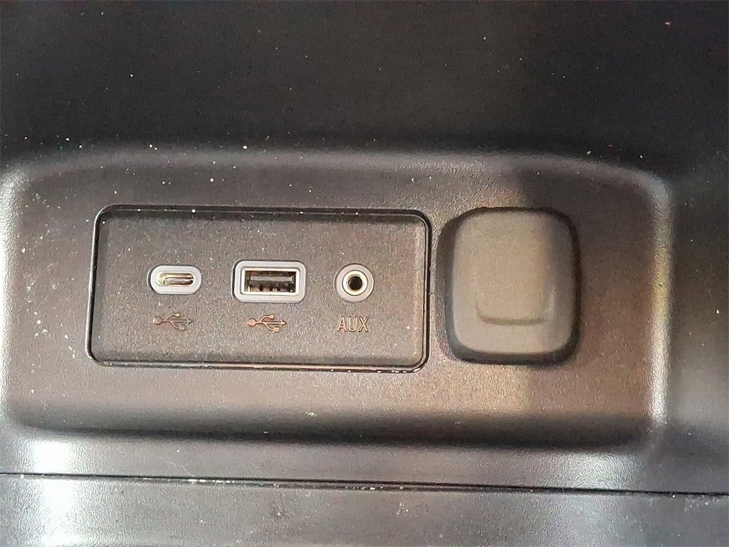 Used 2023 Chevrolet Equinox LT image 23