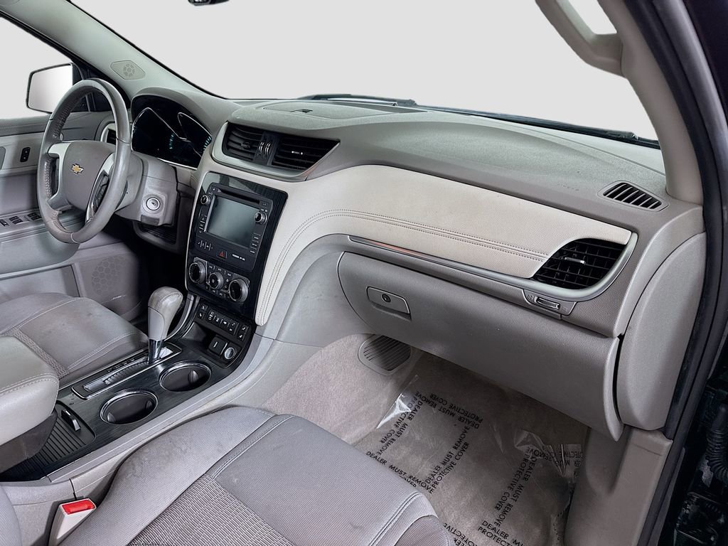 Used 2017 Chevrolet Traverse LT image 29
