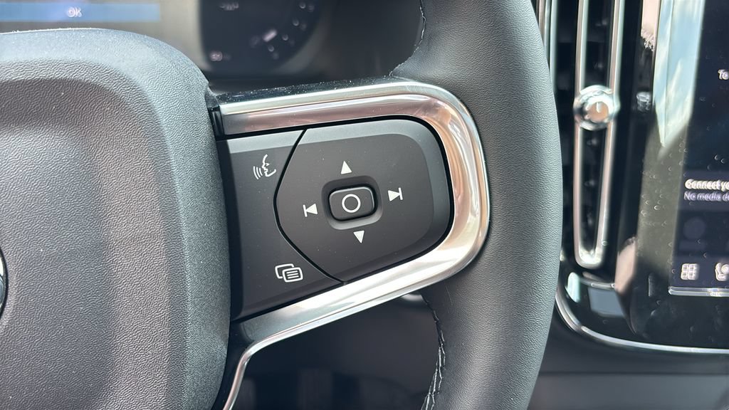 New 2026 Volvo XC40 B5 Plus w/ Climate Package AWD/4WD image 17