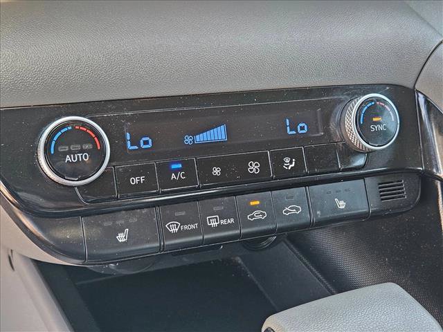 Used 2023 Hyundai Elantra Blue FWD image 18