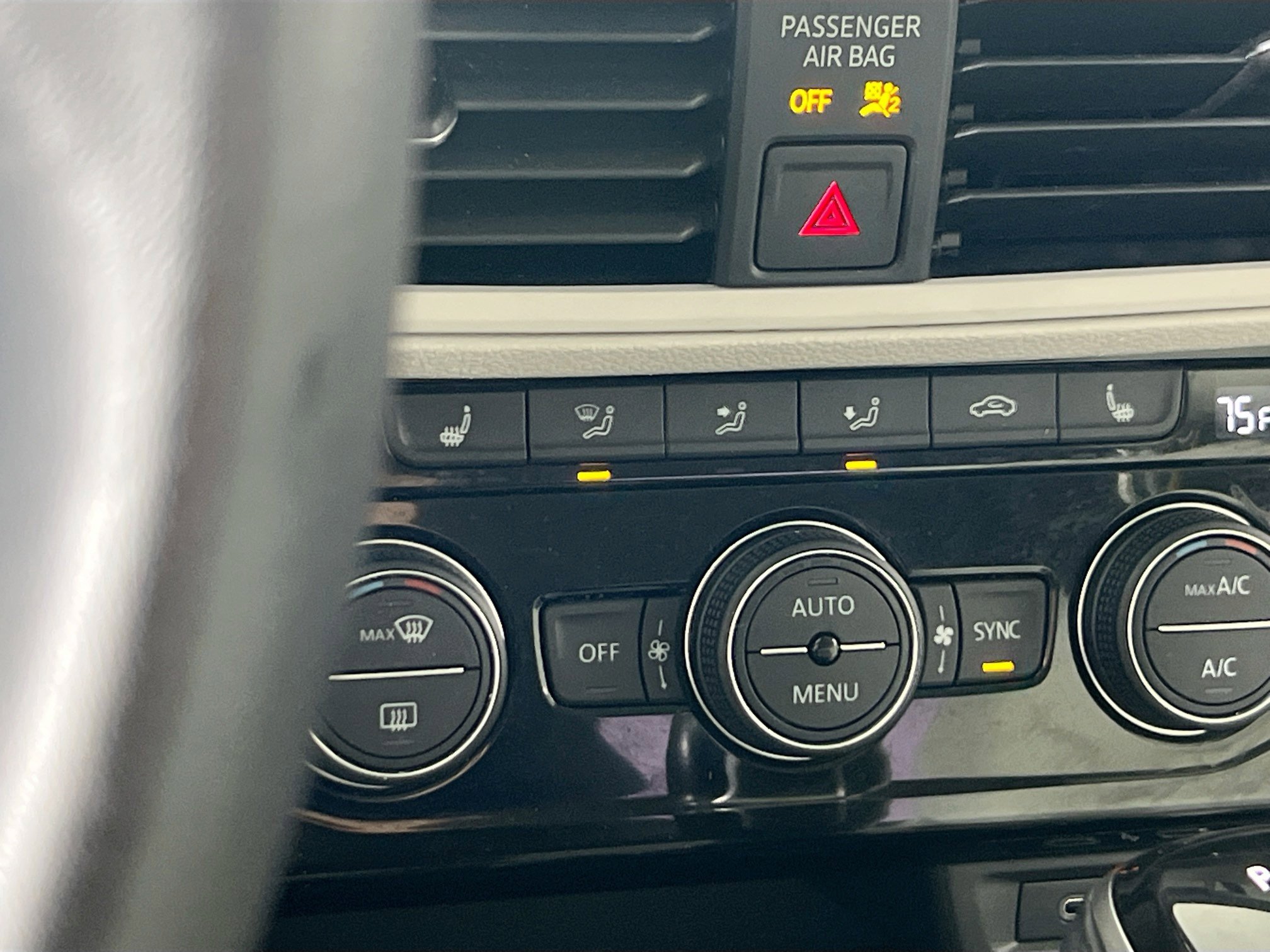 Used 2022 Volkswagen Jetta SE image 19