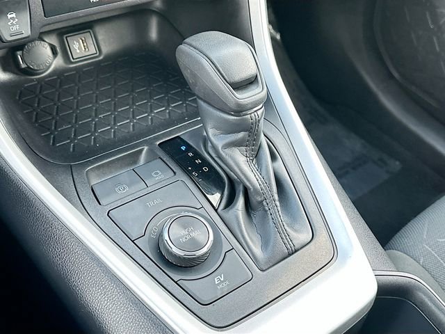 Used 2025 Toyota RAV4 XLE AWD/4WD image 16