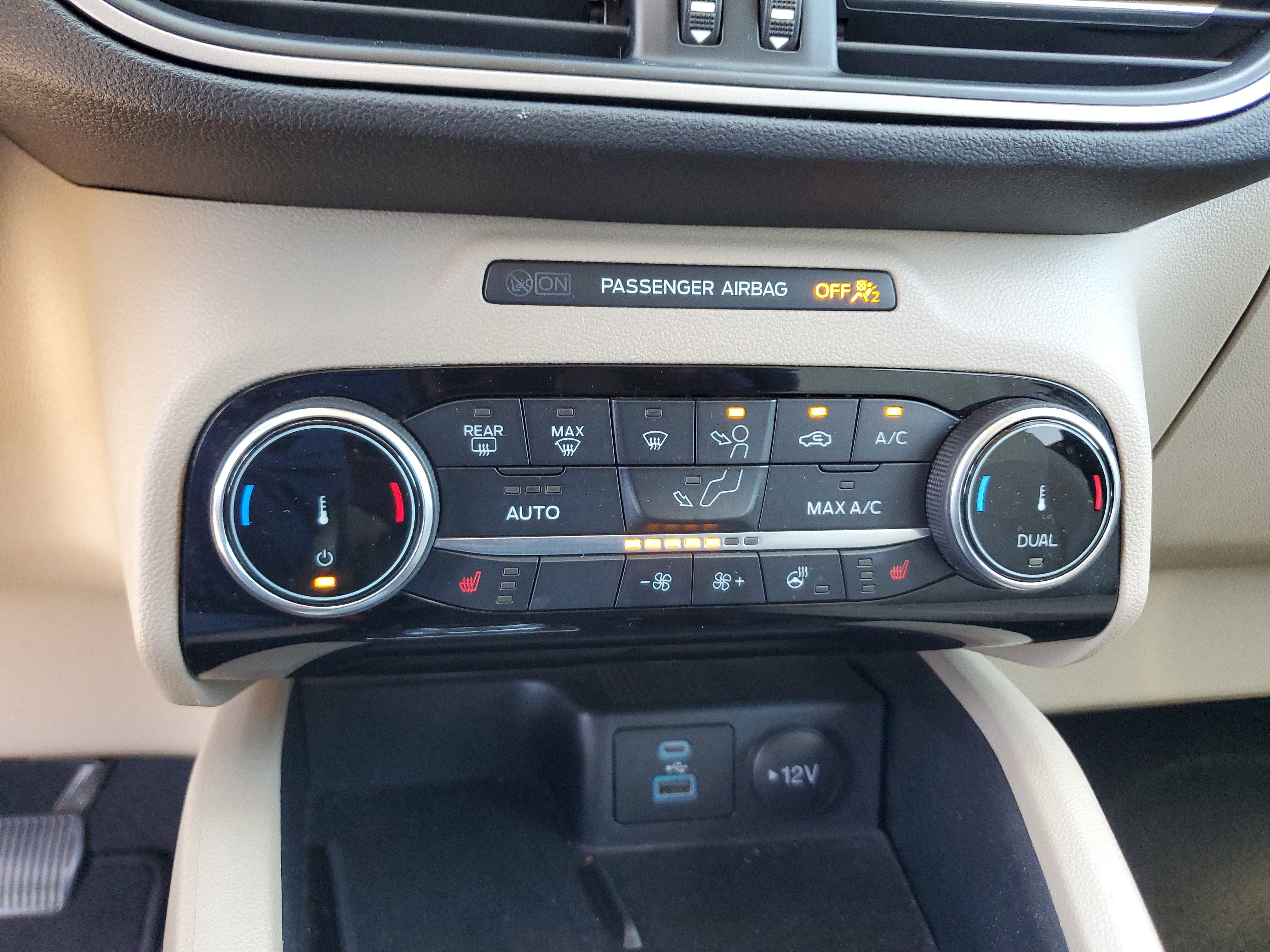 Used 2022 Ford Escape SEL w/ Technology Package image 25