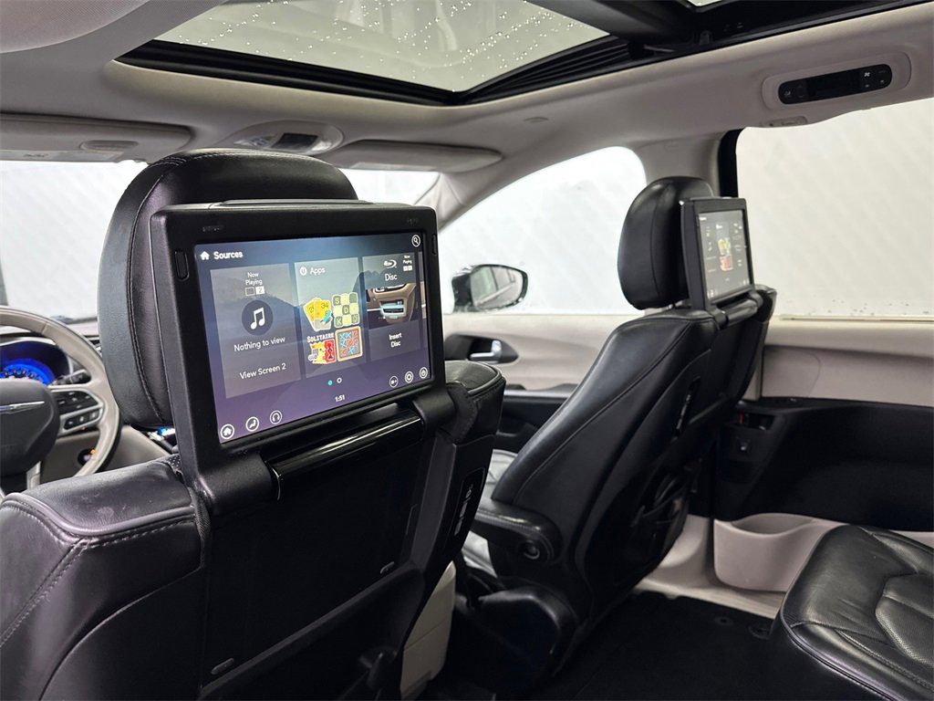Used 2017 Chrysler Pacifica Limited w/ UConnect Theater Package image 26