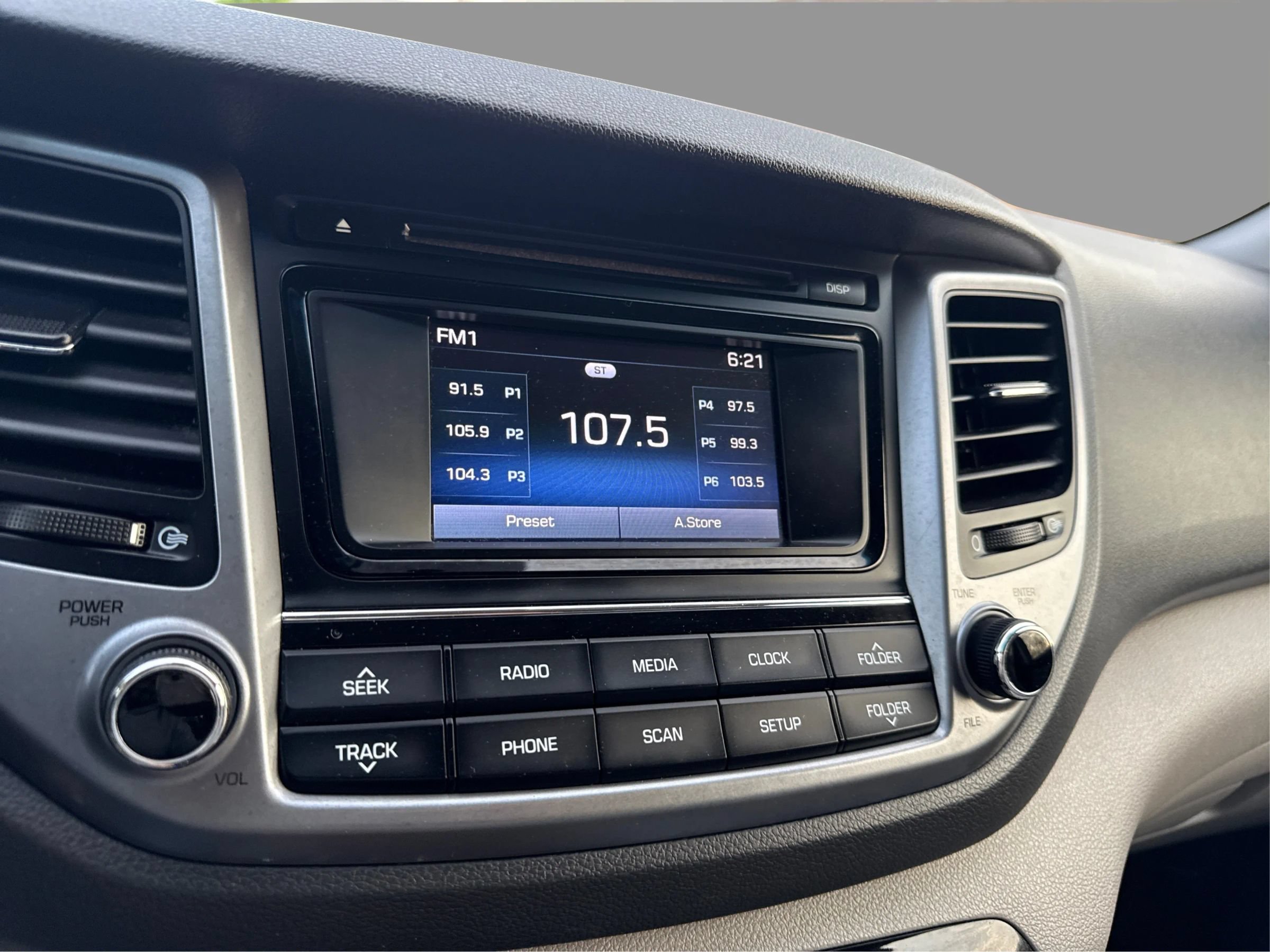 Used 2018 Hyundai Tucson SE w/ Cargo Package FWD image 16