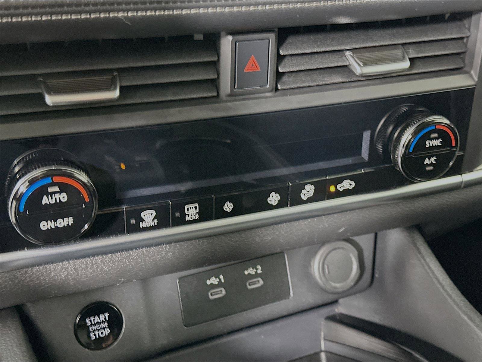 Used 2024 Nissan Rogue SV image 16