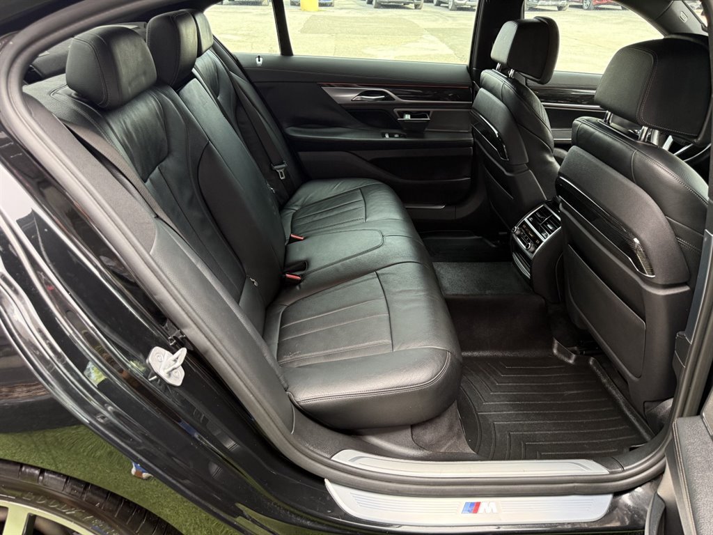 Used 2019 BMW 740i w/ M Sport Package RWD image 17