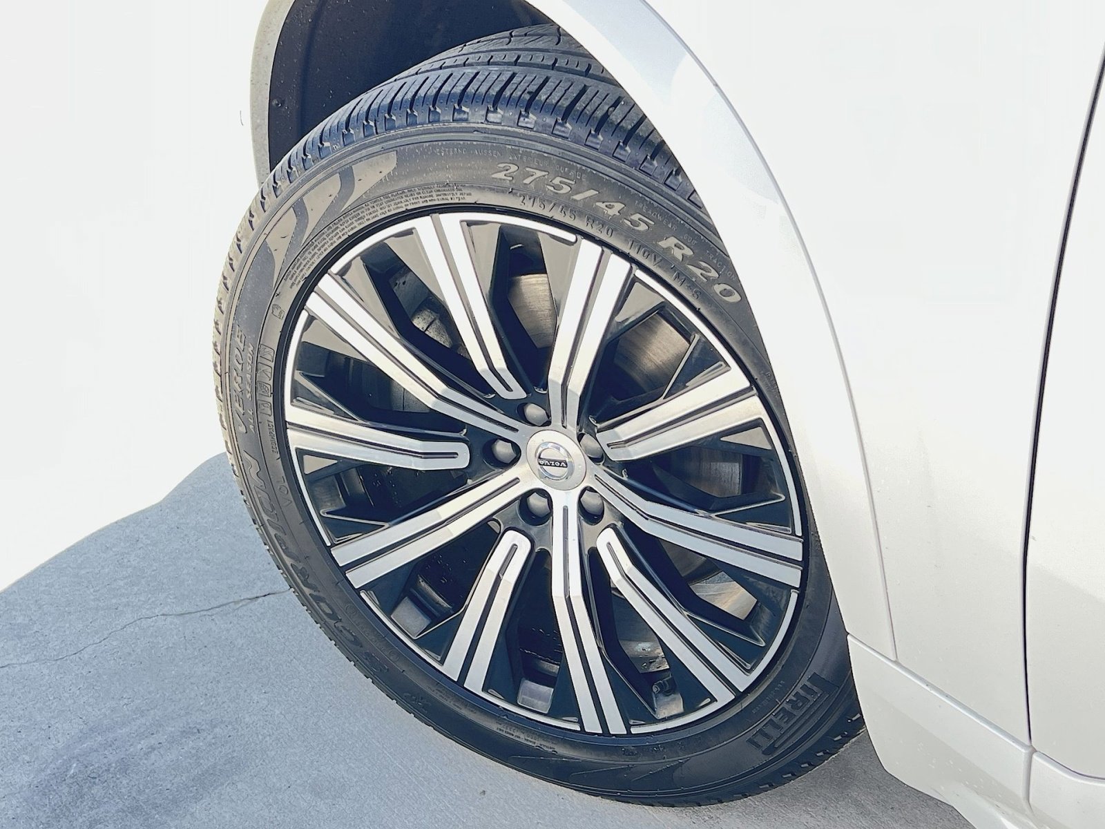 Certified 2025 Volvo XC90 B6 Plus image 12