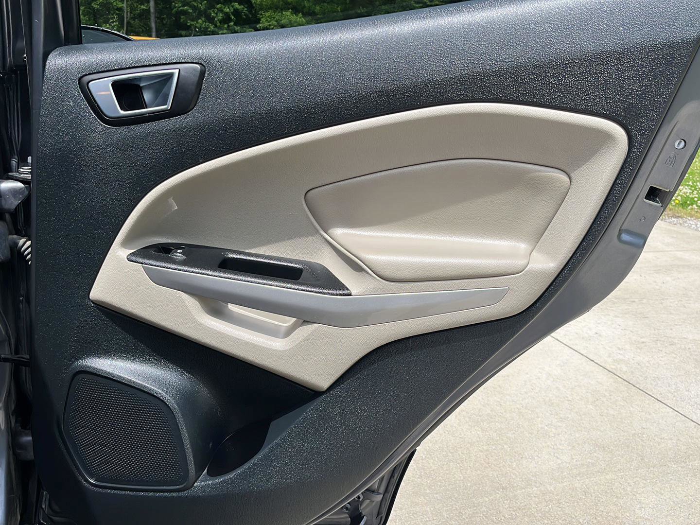 Used 2021 Ford EcoSport Titanium FWD image 26
