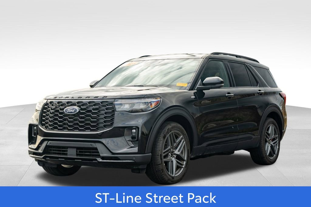 Used 2025 Ford Explorer ST-Line w/ ST-Line Street Pack image 3