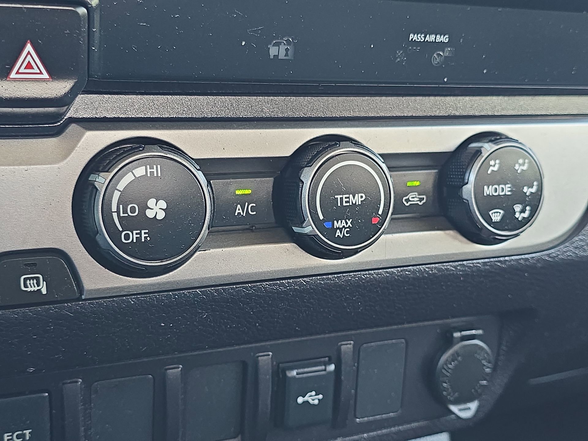 Used 2020 Toyota Tacoma SR RWD image 17