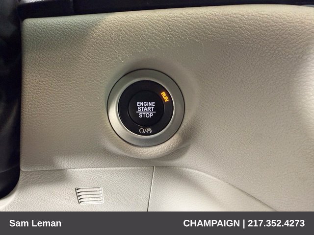 Used 2024 Chrysler Pacifica Touring-L FWD image 25