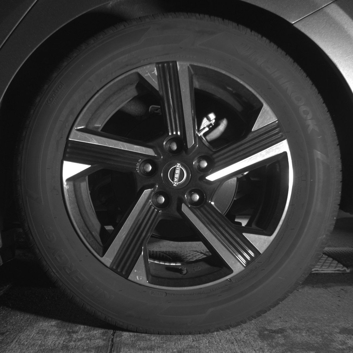 Used 2025 Nissan Sentra SV image 14