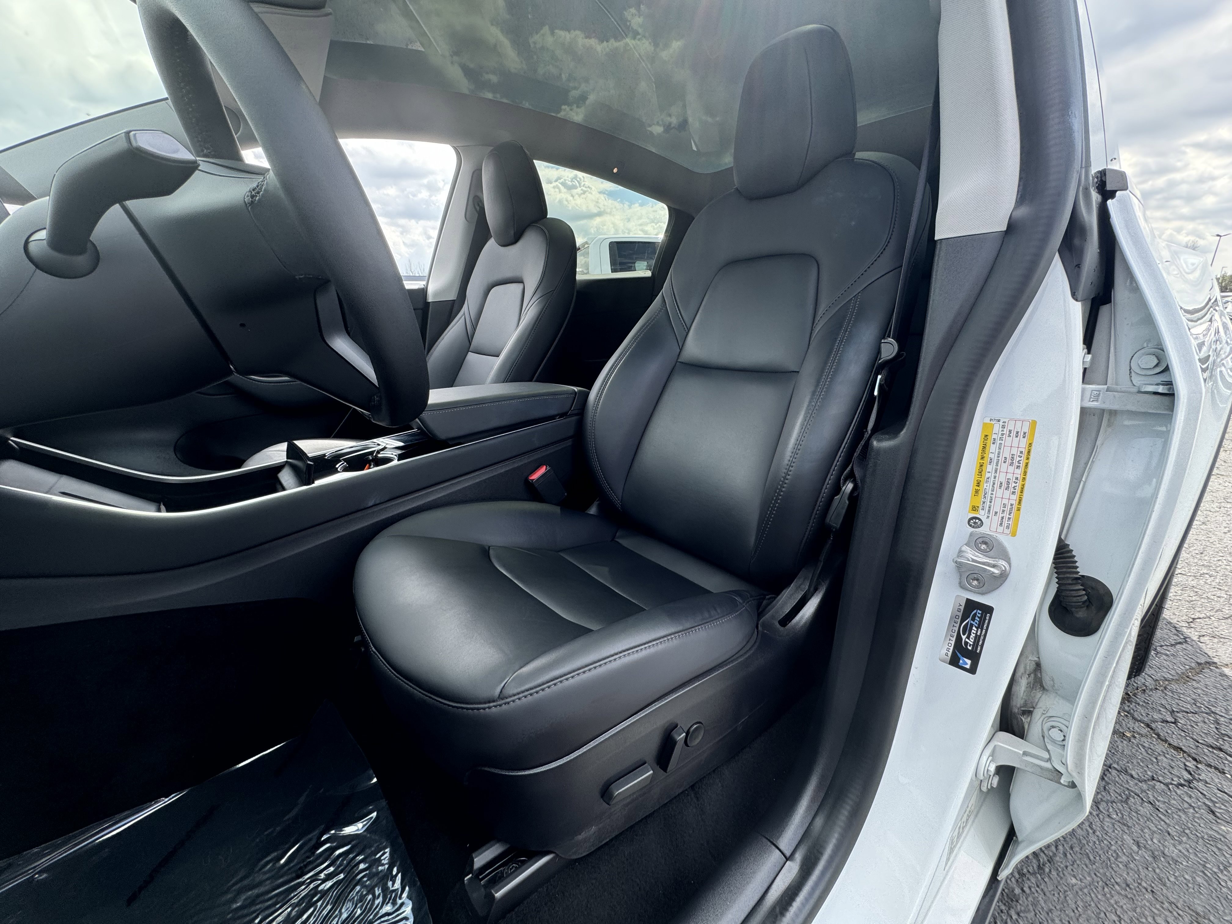 Used 2020 Tesla Model Y Long Range image 27