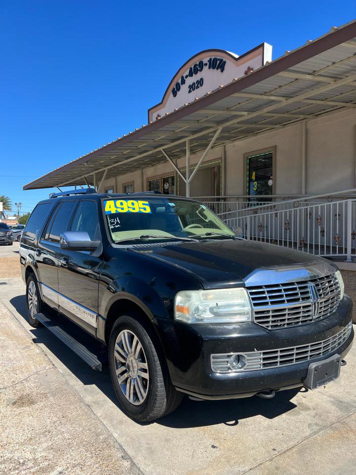 Used 2008 Lincoln Navigator 2WD image 2