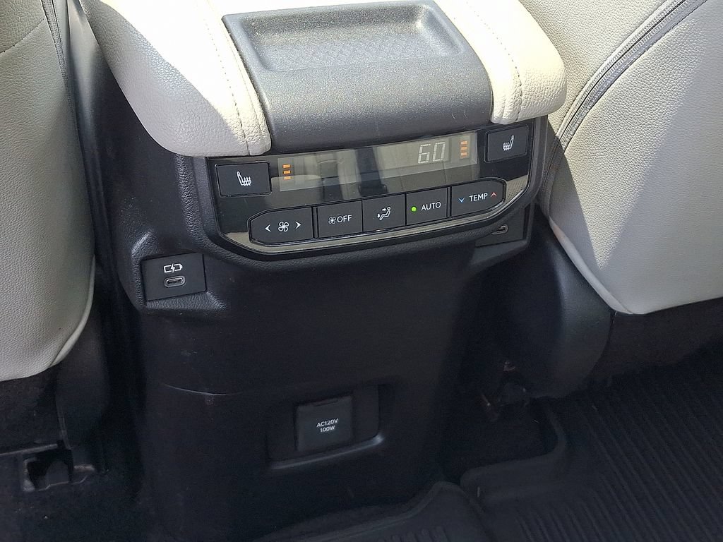Certified 2025 Toyota Grand Highlander FWD image 11