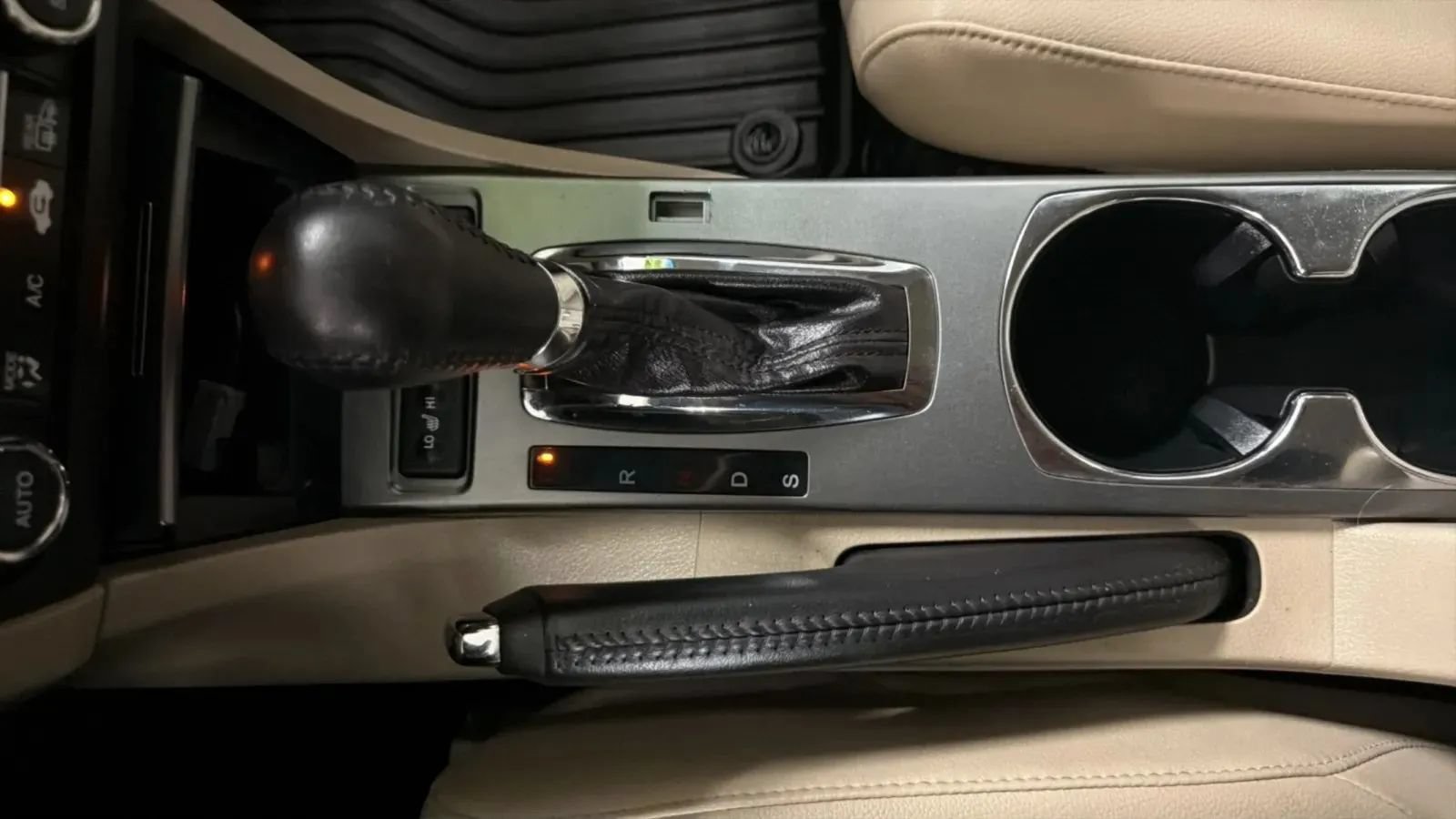 Used 2013 Acura ILX w/ Premium Package FWD image 12