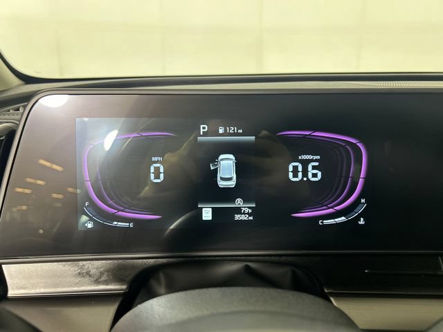 Used 2025 Kia Sportage EX FWD image 16