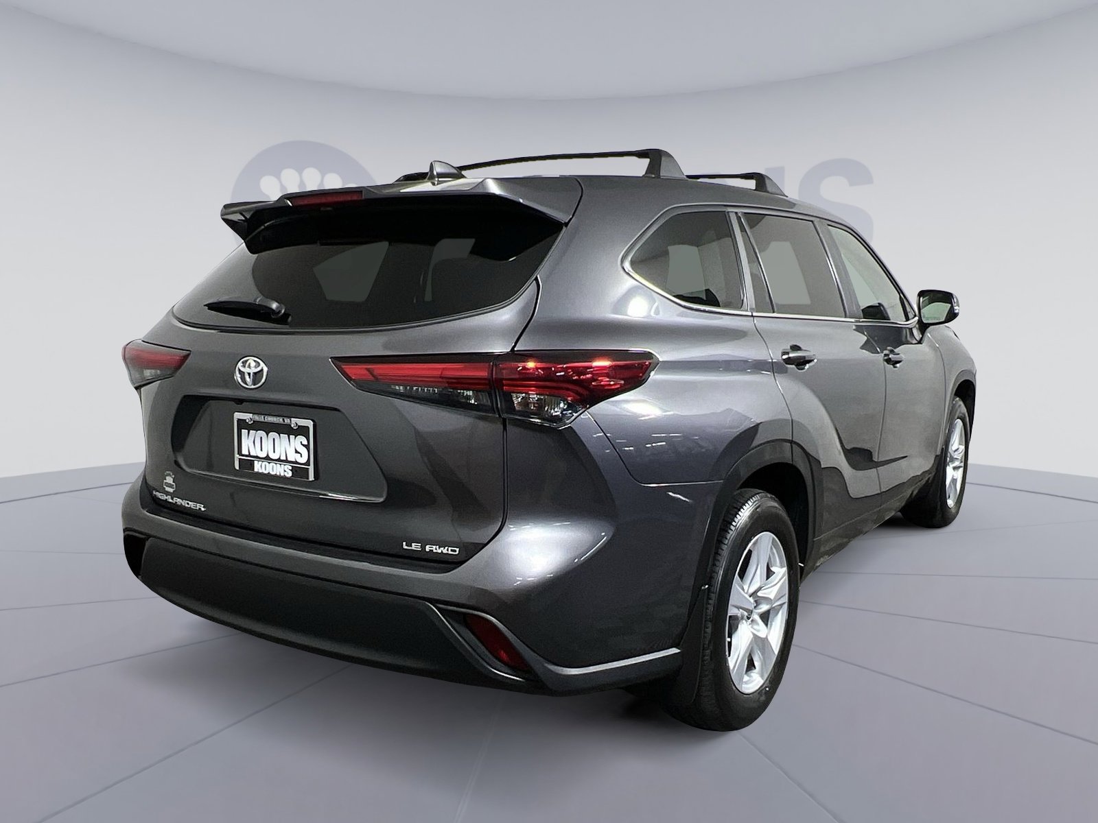 Used 2023 Toyota Highlander LE image 7