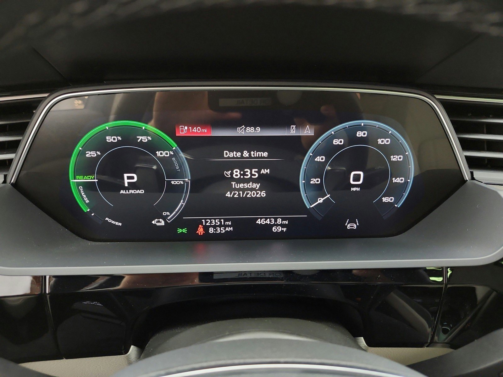 Used 2024 Audi Q8 e-tron Premium Plus w/ Premium Plus Package AWD/4WD image 9