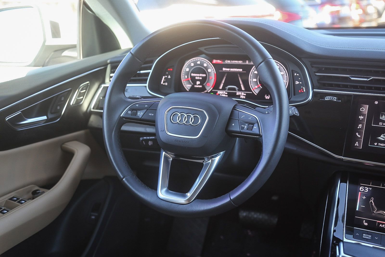 Used 2023 Audi Q8 Premium image 14