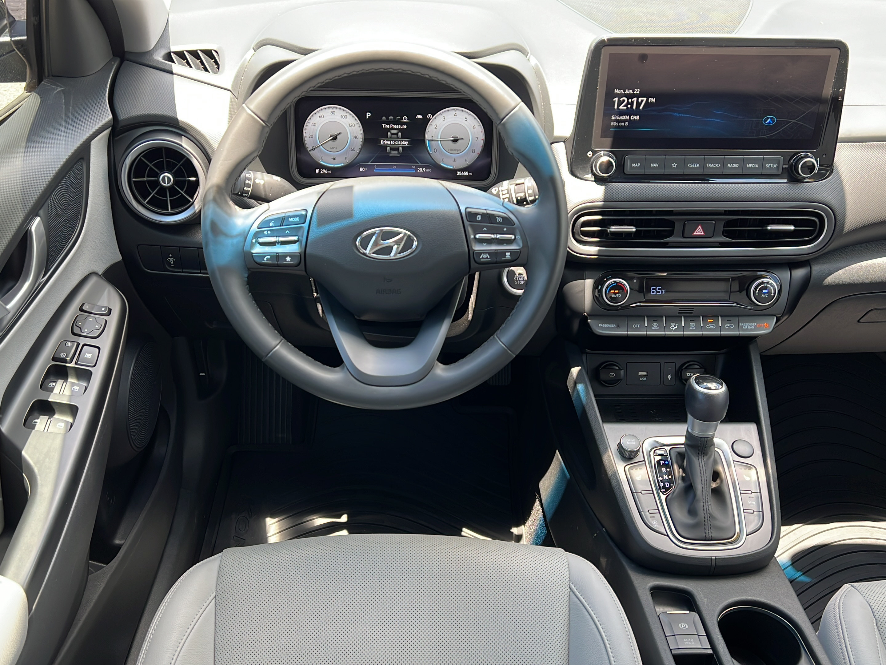 Certified 2022 Hyundai Kona Limited w/ Cargo Package FWD image 12