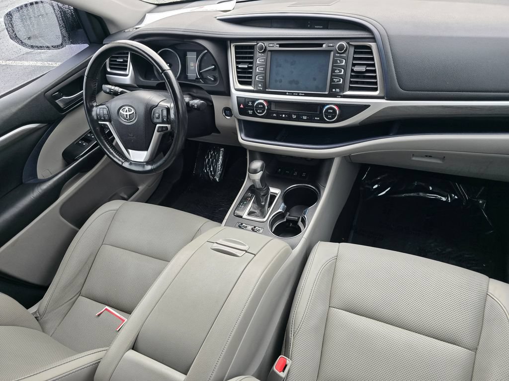 Used 2019 Toyota Highlander Limited Platinum AWD/4WD image 15